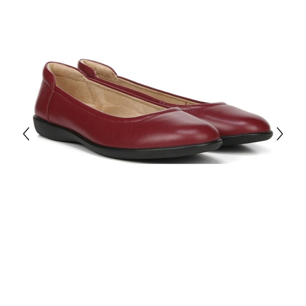 Naturalizer leather flats new with box